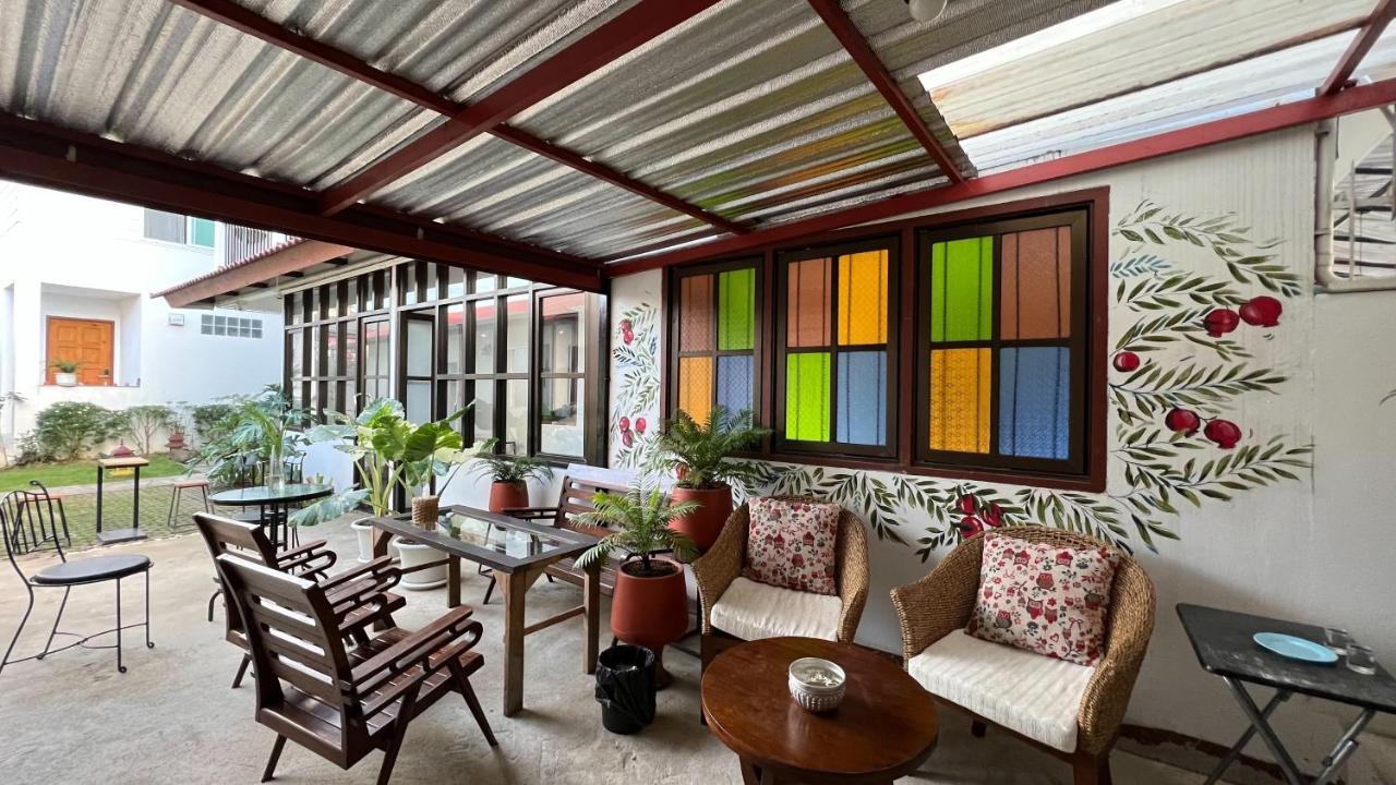 Chiang Mai Gate House Hotel Exterior photo